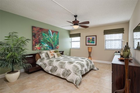 Condo in Hollywood, Florida, 2 bedrooms  № 1370425 - photo 15