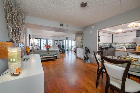 Copropriété à louer à Hollywood, Floride: 2 chambres, 110.55 m2 № 1370425 - photo 6