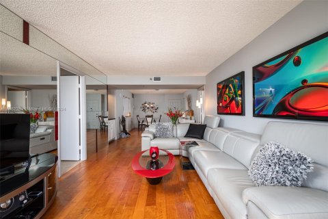 Copropriété à louer à Hollywood, Floride: 2 chambres, 110.55 m2 № 1370425 - photo 11