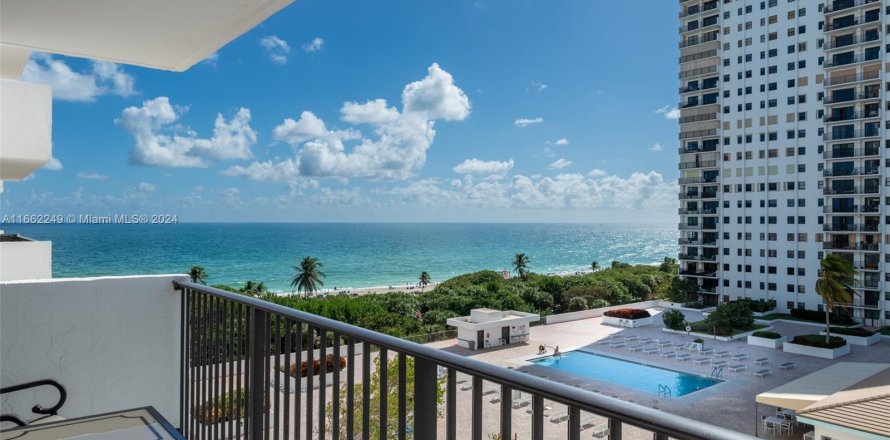 Condominio en Hollywood, Florida, 2 dormitorios  № 1370425