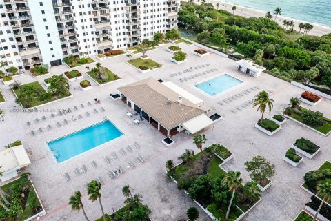 Copropriété à louer à Hollywood, Floride: 2 chambres, 110.55 m2 № 1370425 - photo 26