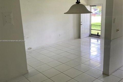 Copropriété à louer à Miami, Floride: 1 chambre, 64.2 m2 № 1333164 - photo 3