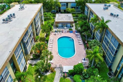 Condo in Deerfield Beach, Florida, 1 bedroom  № 1189961 - photo 13