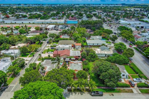 Villa ou maison à vendre à West Palm Beach, Floride: 2 chambres, 118.82 m2 № 1189956 - photo 6