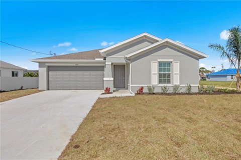 House in Port Charlotte, Florida 3 bedrooms, 144.09 sq.m. № 1317493 - photo 3