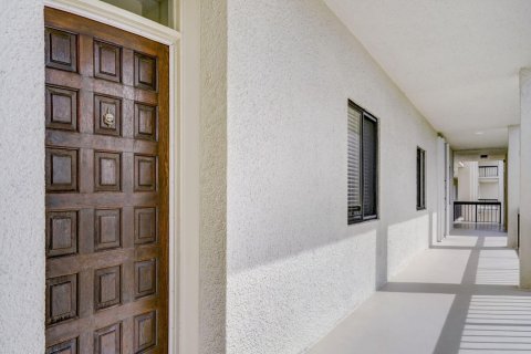 Condo in West Palm Beach, Florida, 2 bedrooms  № 1017107 - photo 26