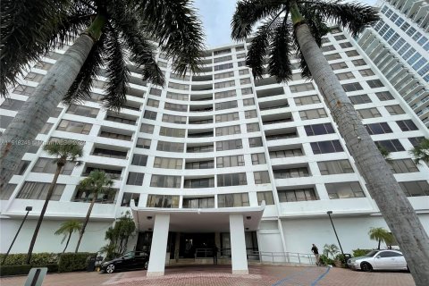 Condominio en venta en Hollywood, Florida, 2 dormitorios, 102.19 m2 № 1239721 - foto 1