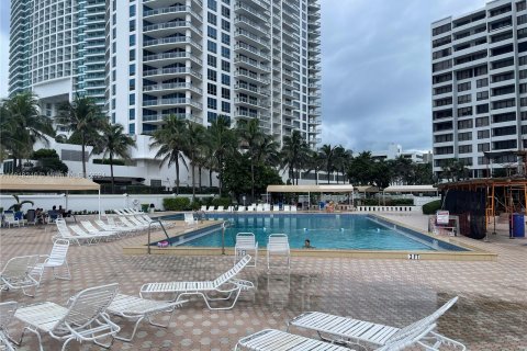 Condo in Hollywood, Florida, 2 bedrooms  № 1239721 - photo 9