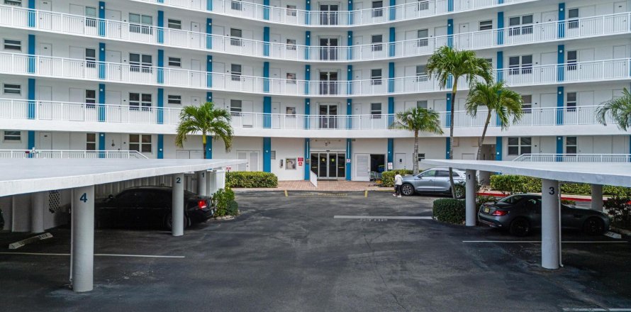 Condominio en Pompano Beach, Florida, 2 dormitorios  № 1178323