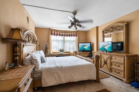 Copropriété à vendre à Pompano Beach, Floride: 2 chambres, 111.48 m2 № 1178323 - photo 17