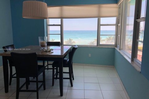 Copropriété à vendre à Miami Beach, Floride: 2 chambres, 235.41 m2 № 1332483 - photo 7