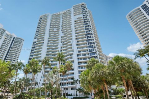 Condo in Aventura, Florida, 3 bedrooms  № 1221936 - photo 2