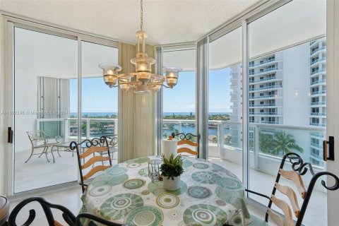 Copropriété à vendre à Aventura, Floride: 3 chambres, 245.26 m2 № 1221936 - photo 11