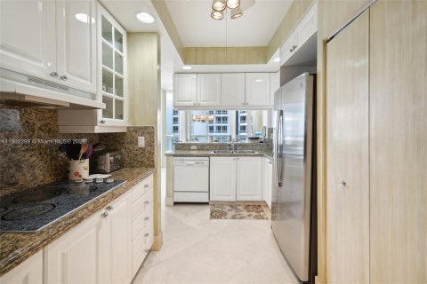 Condominio en venta en Aventura, Florida, 3 dormitorios, 245.26 m2 № 1221936 - foto 14