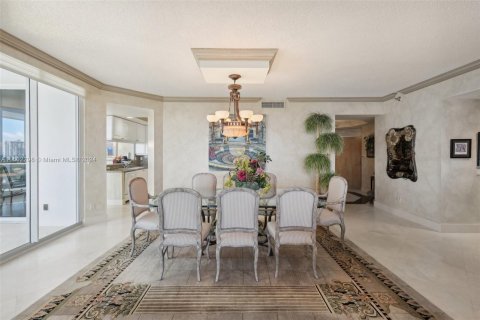 Copropriété à vendre à Aventura, Floride: 3 chambres, 245.26 m2 № 1221936 - photo 13