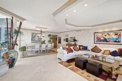 Condo in Aventura, Florida, 3 bedrooms  № 1221936 - photo 10