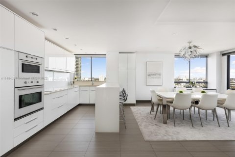 Condo in Miami Beach, Florida, 3 bedrooms  № 866325 - photo 8