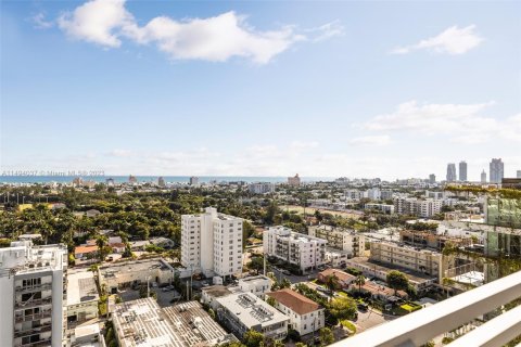 Condo in Miami Beach, Florida, 3 bedrooms  № 866325 - photo 21