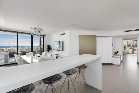 Condo in Miami Beach, Florida, 3 bedrooms  № 866325 - photo 10