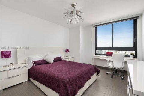 Condo in Miami Beach, Florida, 3 bedrooms  № 866325 - photo 24