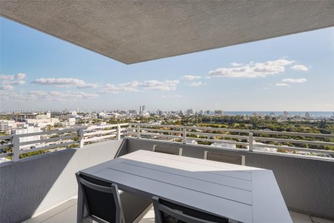 Condo in Miami Beach, Florida, 3 bedrooms  № 866325 - photo 13