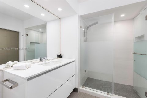 Condo in Miami Beach, Florida, 3 bedrooms  № 866325 - photo 25