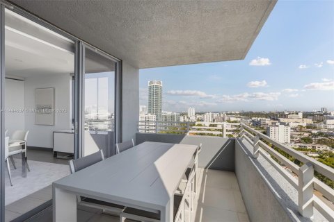 Condo in Miami Beach, Florida, 3 bedrooms  № 866325 - photo 12