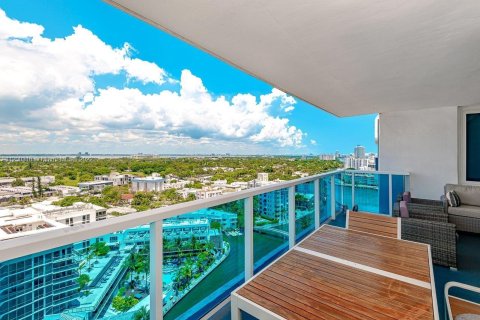 Condominio en alquiler en Miami Beach, Florida, 3 dormitorios, 109.62 m2 № 23846 - foto 4