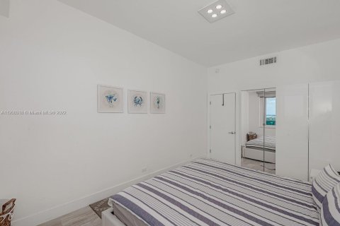 Condominio en alquiler en Miami Beach, Florida, 3 dormitorios, 109.62 m2 № 23846 - foto 25