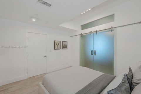 Condominio en alquiler en Miami Beach, Florida, 3 dormitorios, 109.62 m2 № 23846 - foto 16