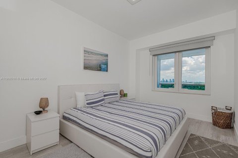 Condominio en alquiler en Miami Beach, Florida, 3 dormitorios, 109.62 m2 № 23846 - foto 23