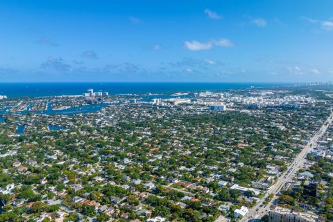 Condo in Fort Lauderdale, Florida, 3 bedrooms  № 984039 - photo 1