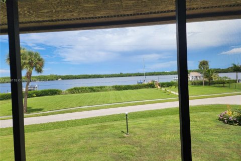 Condo in Palm City, Florida, 2 bedrooms  № 1329178 - photo 12