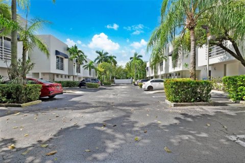 Adosado en venta en Miami, Florida, 2 dormitorios, 97.27 m2 № 1418266 - foto 27