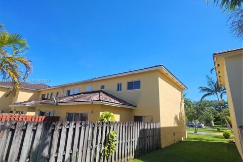 Townhouse in Miami, Florida 2 bedrooms, 114.64 sq.m. № 1421489 - photo 6