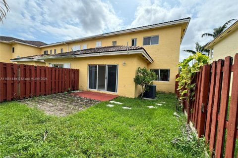 Townhouse in Miami, Florida 2 bedrooms, 114.64 sq.m. № 1421489 - photo 18