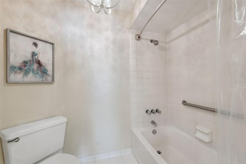 Adosado en venta en Tampa, Florida, 3 dormitorios, 145.3 m2 № 1287481 - foto 26