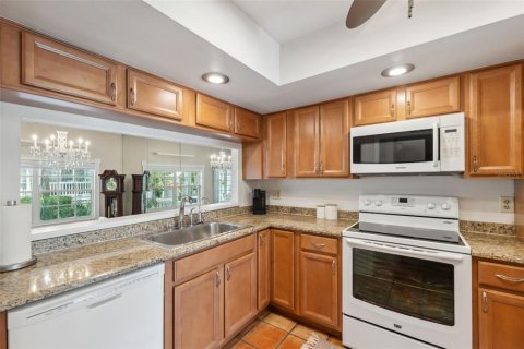 Townhouse in Tampa, Florida 3 bedrooms, 145.3 sq.m. № 1287481 - photo 17