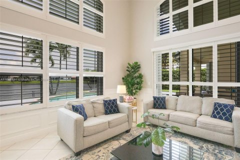 Casa en venta en Pembroke Pines, Florida, 5 dormitorios, 289.76 m2 № 1329246 - foto 8