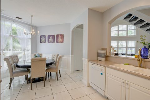 Casa en venta en Pembroke Pines, Florida, 5 dormitorios, 289.76 m2 № 1329246 - foto 19