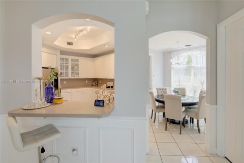 House in Pembroke Pines, Florida 5 bedrooms, 289.76 sq.m. № 1329246 - photo 14