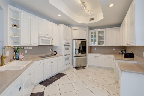 Casa en venta en Pembroke Pines, Florida, 5 dormitorios, 289.76 m2 № 1329246 - foto 15