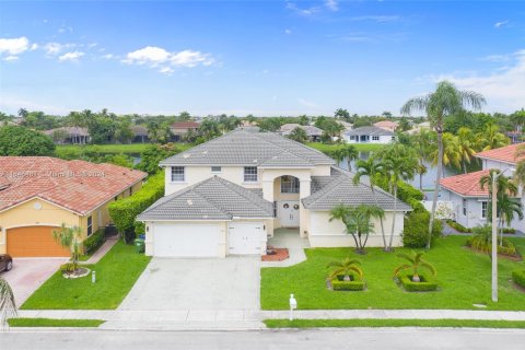 Casa en venta en Pembroke Pines, Florida, 5 dormitorios, 289.76 m2 № 1329246 - foto 1