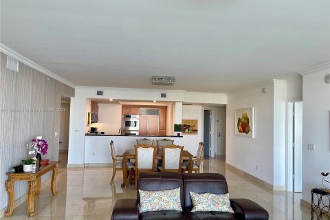 Condo in Aventura, Florida, 2 bedrooms  № 1330091 - photo 6