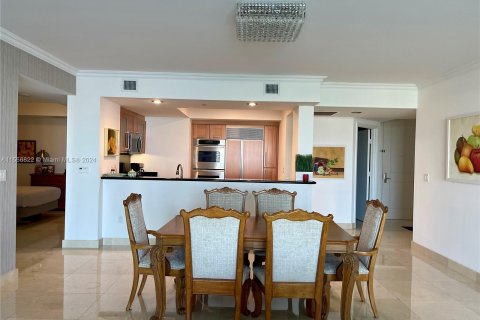 Condo in Aventura, Florida, 2 bedrooms  № 1330091 - photo 5