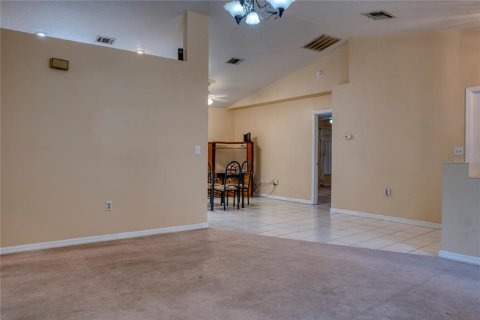 Villa ou maison à vendre à Kissimmee, Floride: 3 chambres, 143.81 m2 № 1352662 - photo 19