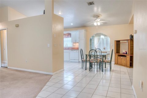 Villa ou maison à vendre à Kissimmee, Floride: 3 chambres, 143.81 m2 № 1352662 - photo 6