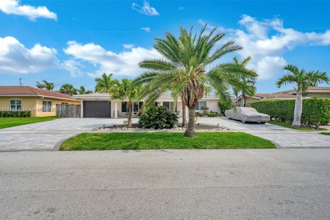 Villa ou maison à louer à Deerfield Beach, Floride: 3 chambres, 124.86 m2 № 1347959 - photo 2