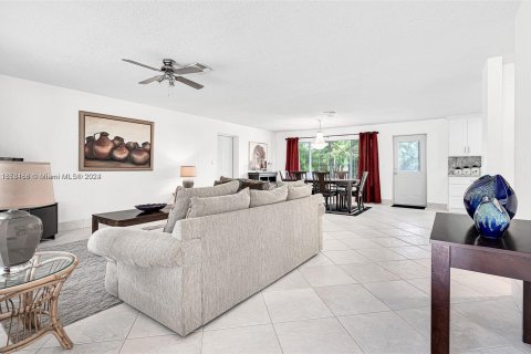 Villa ou maison à louer à Deerfield Beach, Floride: 3 chambres, 124.86 m2 № 1347959 - photo 4