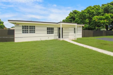 Casa en venta en Miami Gardens, Florida, 3 dormitorios, 106.65 m2 № 1347912 - foto 4